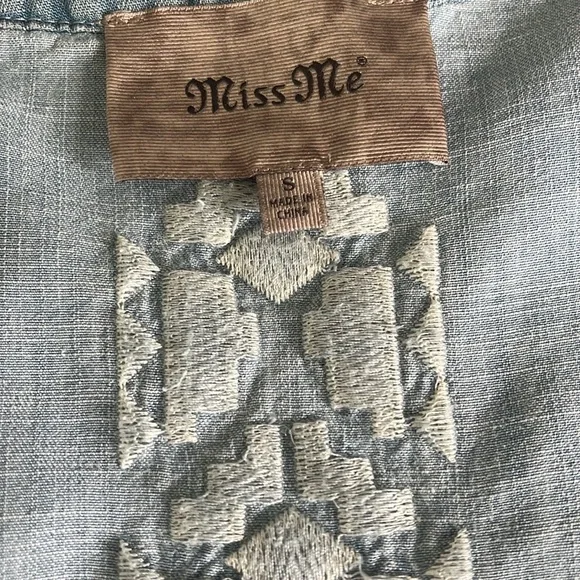 Embroidered Denim Duster with Cross Design - Picture 7 of 8